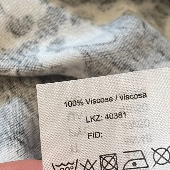 Lascana Black & White Geometric Print Keyhole Tie Halter Top, Low Back 8/10 - Picture 8 of 11